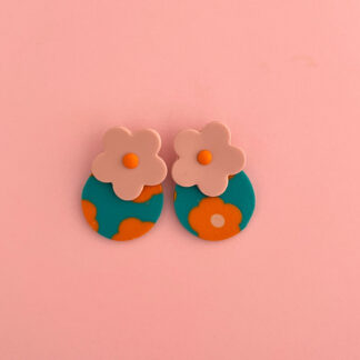 Pendientes circulo estampado con flor rosa arcilla polimérica