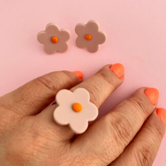 Anillo flor rosa arcilla polimérica